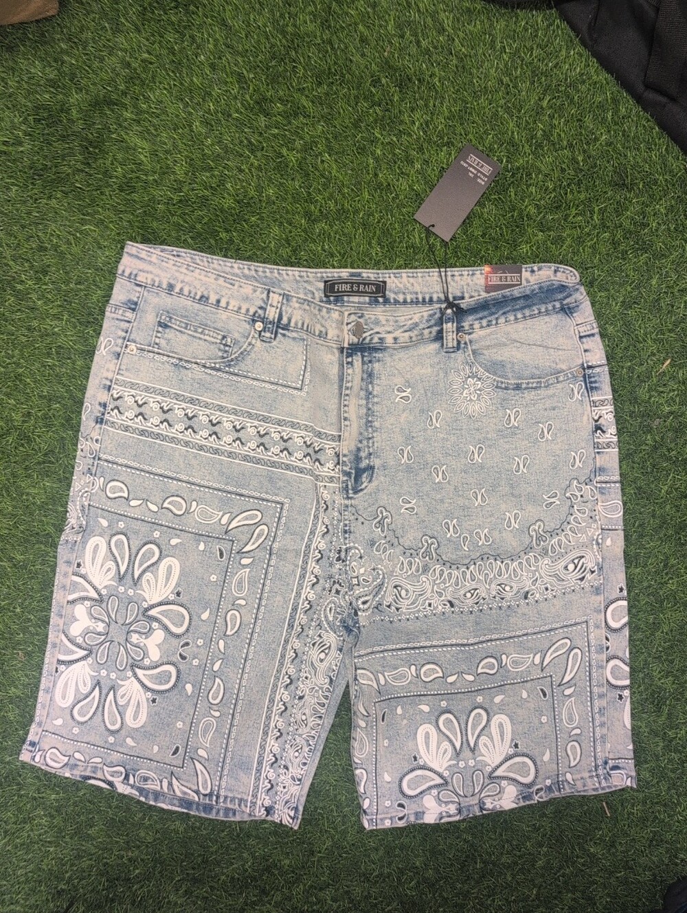 Fire & Rain Light Wash Bandana Print Denim Shorts Size 3XL